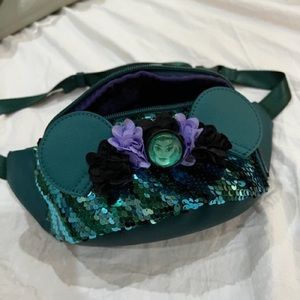 ✨ DISNEYLAND ✨ Madam Leota Haunted Mansion Fanny Pack RARE